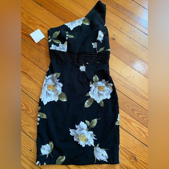 NWT! Lulus Black Floral One Shoulder Dress 👗 Size S - Picture 3 of 12